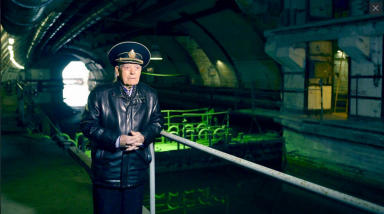 Der ehemalige U-Boot Kapitn Alexey Ivanovitsch Luschnikov im Tunnel von Objekt 825. 